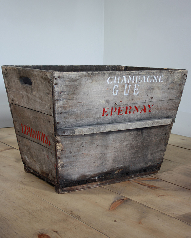 champagne crate red epernay